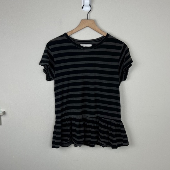 The GREAT Ruffle Tee - Picture 2 of 4